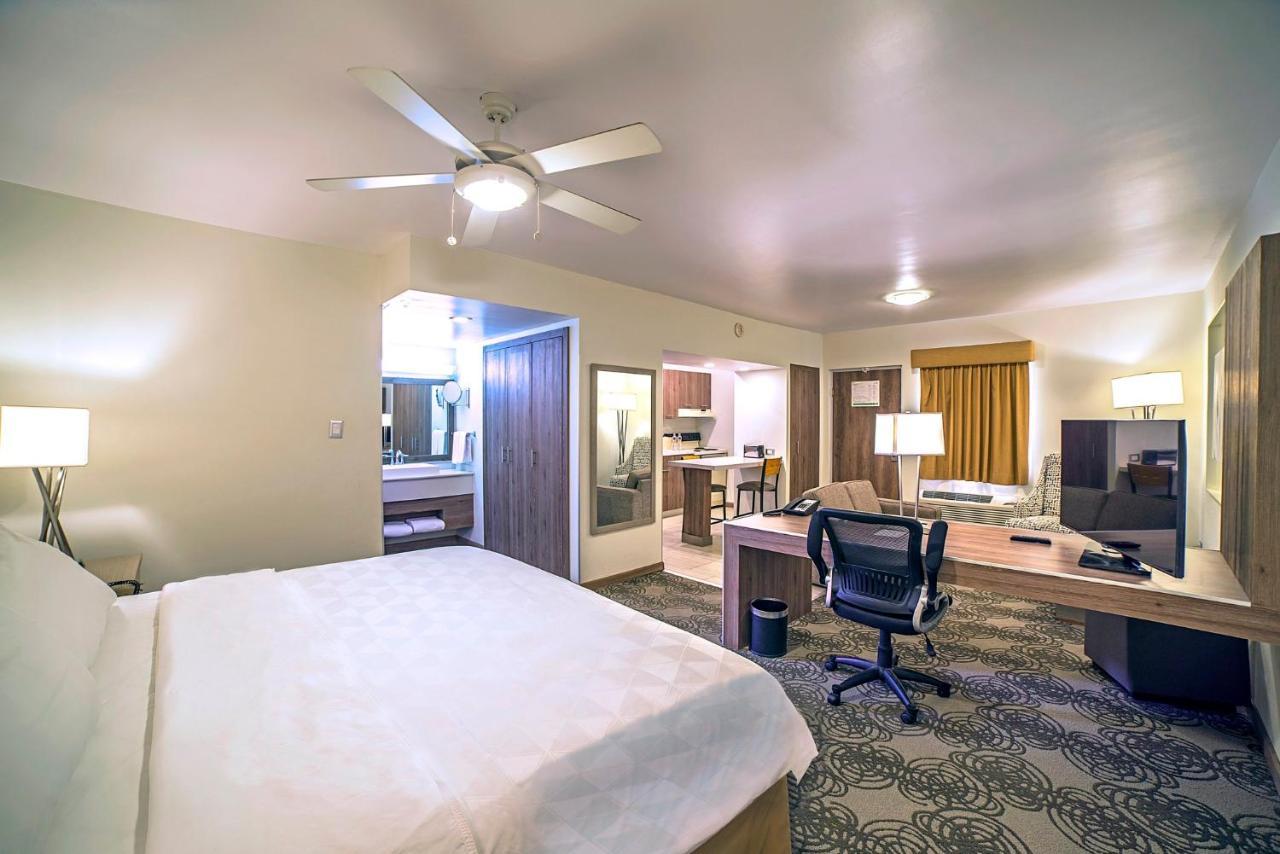 Holiday Inn Hotel & Suites Chihuahua By Ihg Dış mekan fotoğraf